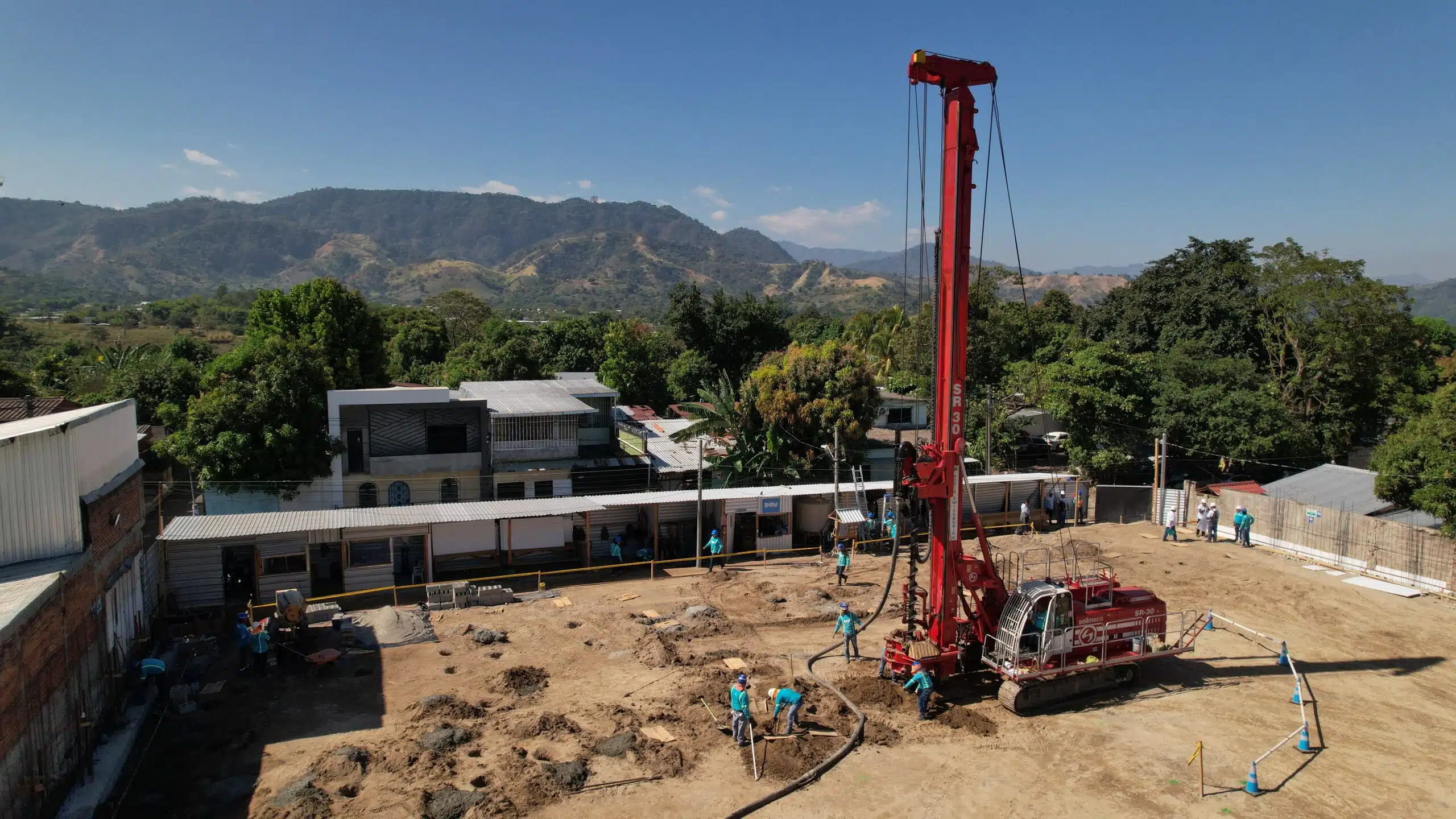 Reconstrucción del Mercado de Lourdes de Colón, inclusiones rígidas, tipo Columnas de Módulo Controlado (CMC)