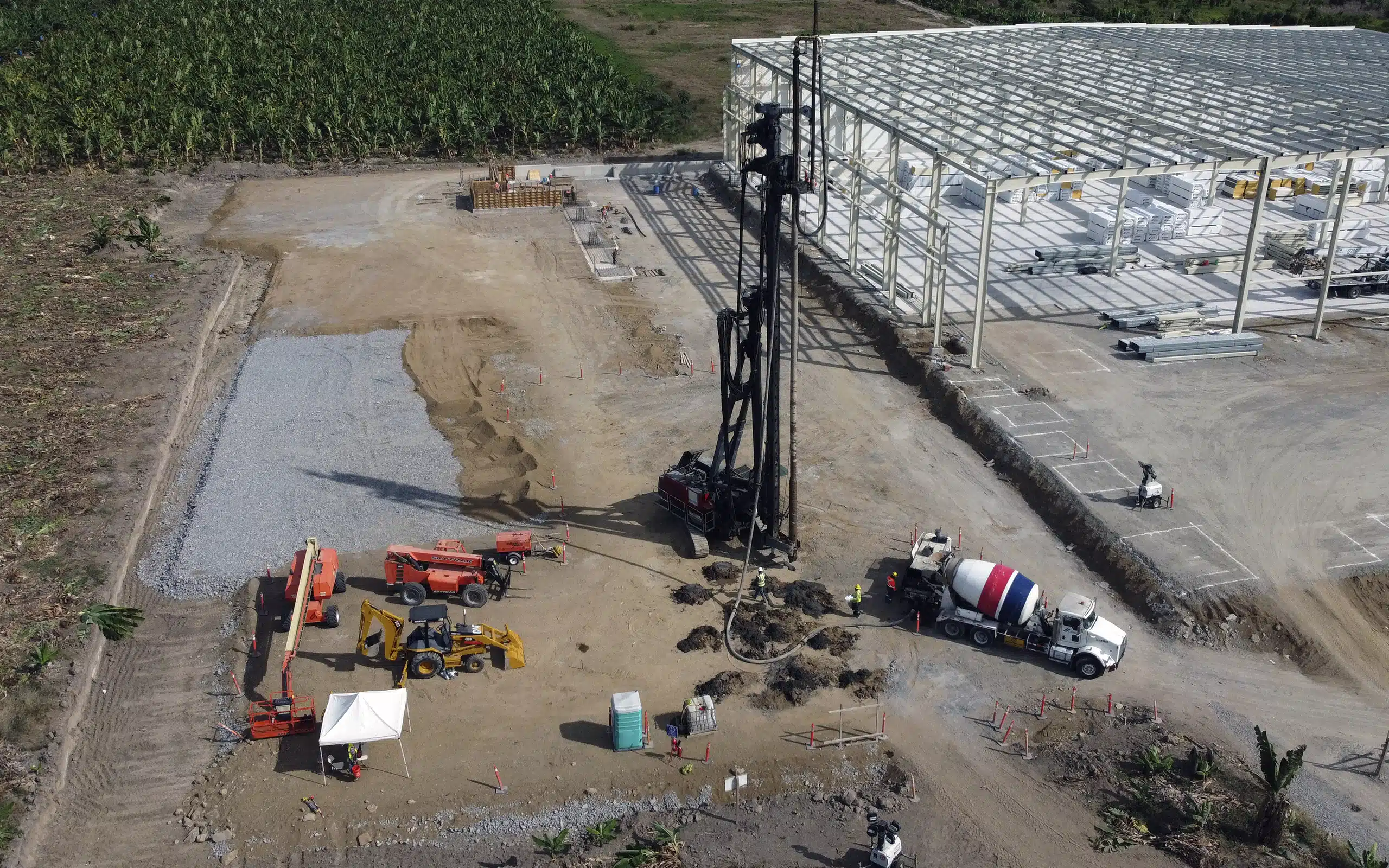 Columnas de Inyección de Compactación (CIC) que funcionan como mejoramiento de suelos en Nave Frigorífica en Manzanillo, México